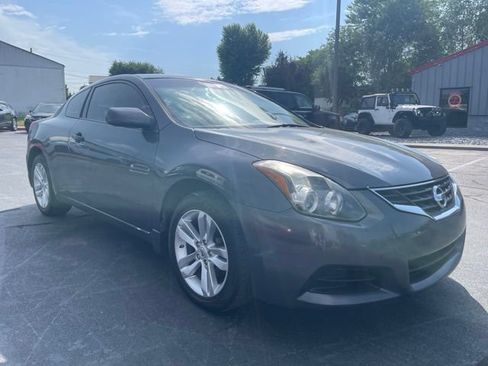Used 2011 Nissan Altima 2.5 S FWD image 2