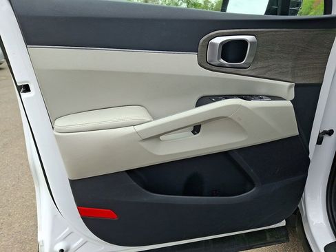 Certified 2023 Kia Sorento S w/ Panoramic Sunroof Package AWD/4WD image 13