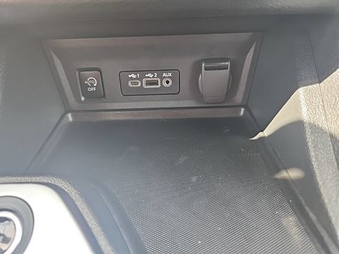 Used 2024 Nissan Sentra SV FWD image 19