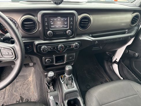 Used 2018 Jeep Wrangler Unlimited Sport image 11