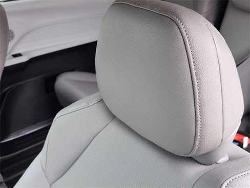 New 2026 Toyota Sienna XLE image 11