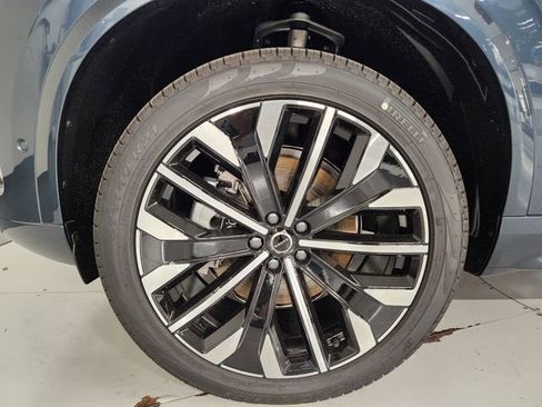New 2026 Volvo XC90 B5 Plus image 8