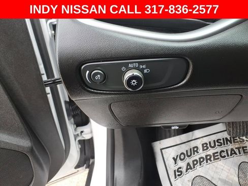 Used 2023 Chevrolet Malibu LT image 11