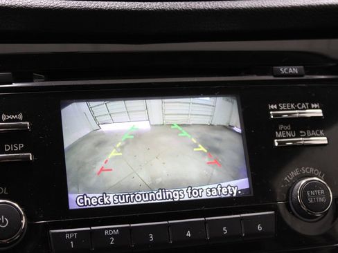 Used 2017 Nissan Rogue SV FWD image 27