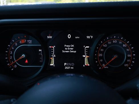 Used 2026 Jeep Wrangler Unlimited Sahara AWD/4WD image 7