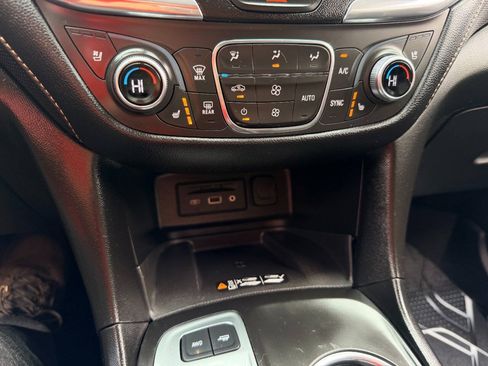 Used 2019 Chevrolet Equinox Premier AWD/4WD image 52