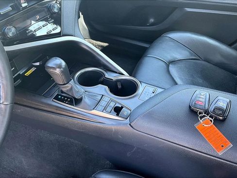Used 2022 Toyota Camry XSE FWD image 15