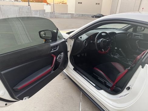 Used 2018 Subaru BRZ tS image 11