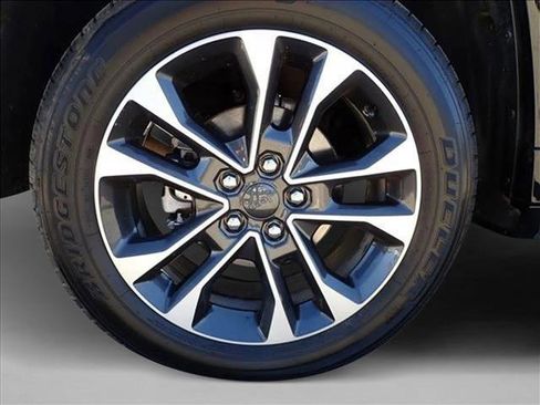 Used 2023 Jeep Grand Cherokee Overland w/ Adv Protech Group III AWD/4WD image 7