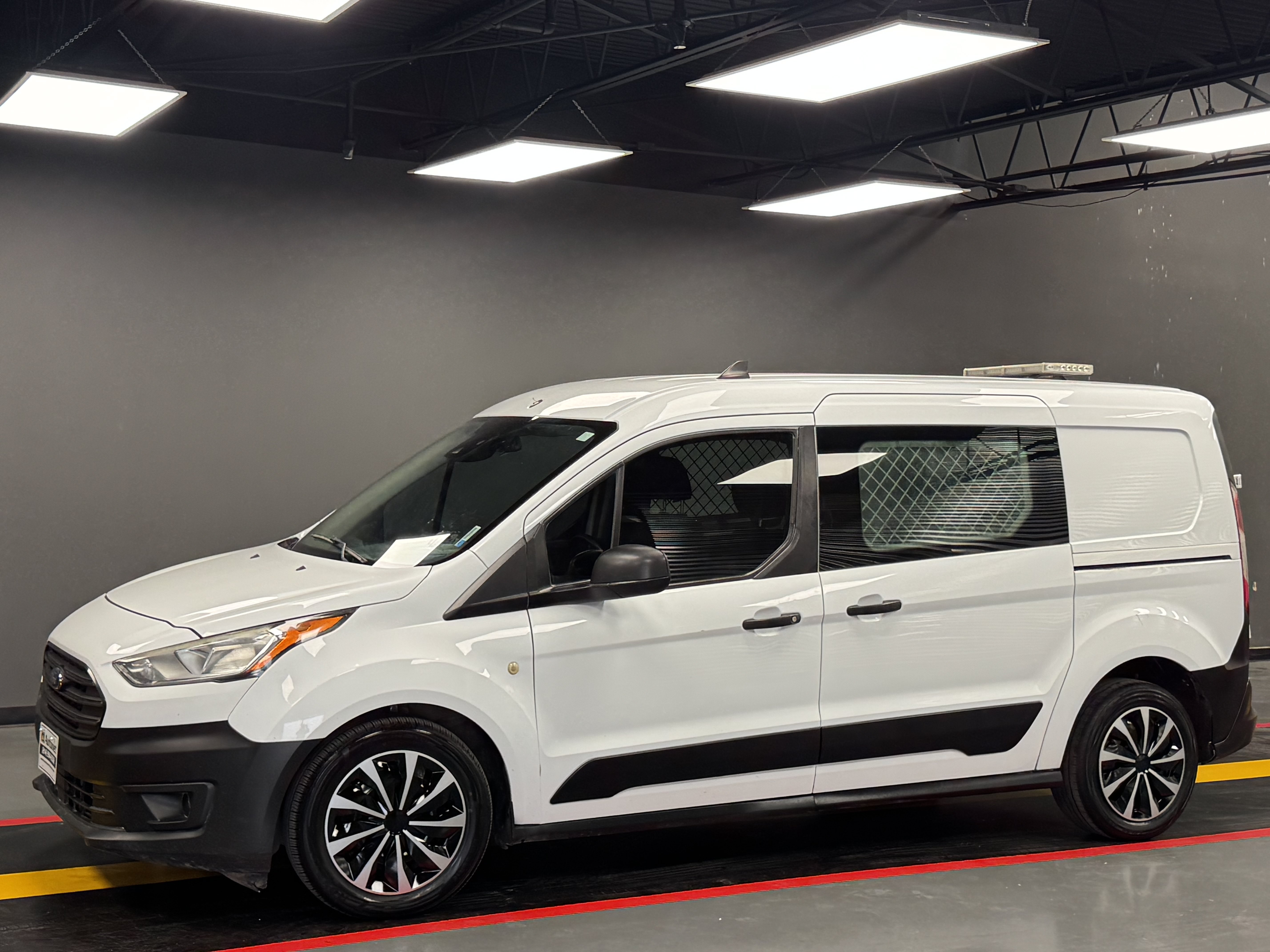Used 2019 Ford Transit Connect XL FWD image 1