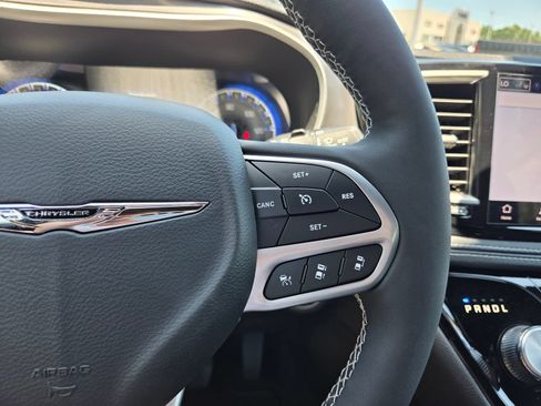 New 2026 Chrysler Pacifica Select FWD image 20