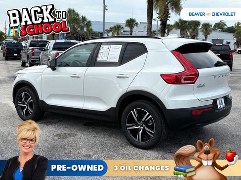 Used 2026 Volvo XC40 B4 Core FWD image 5