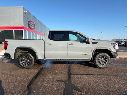 Used 2024 GMC Sierra 1500 AT4X image 2