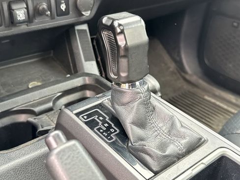 Used 2019 Toyota Tacoma TRD Off-Road AWD/4WD image 19