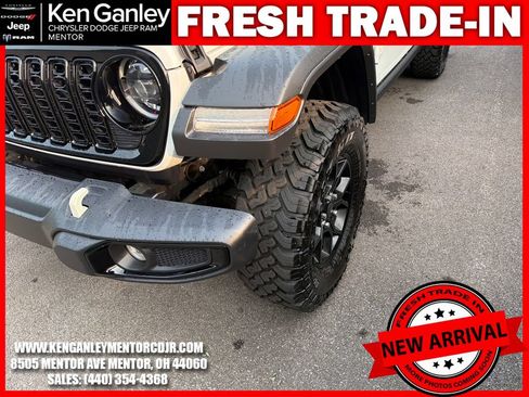Used 2025 Jeep Wrangler Unlimited Sport AWD/4WD image 5