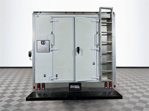 Used 2024 Isuzu NPR image 6