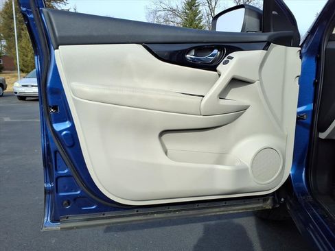 Used 2022 Nissan Rogue Sport SL image 8