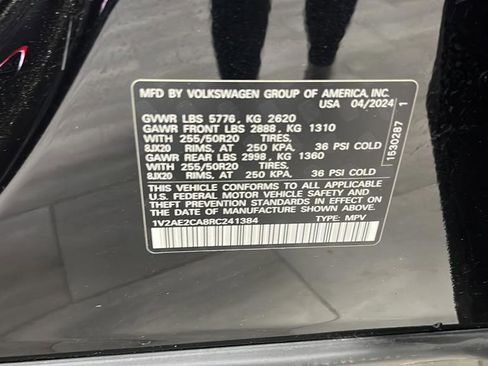 Used 2024 Volkswagen Atlas Cross Sport SEL R-Line image 28