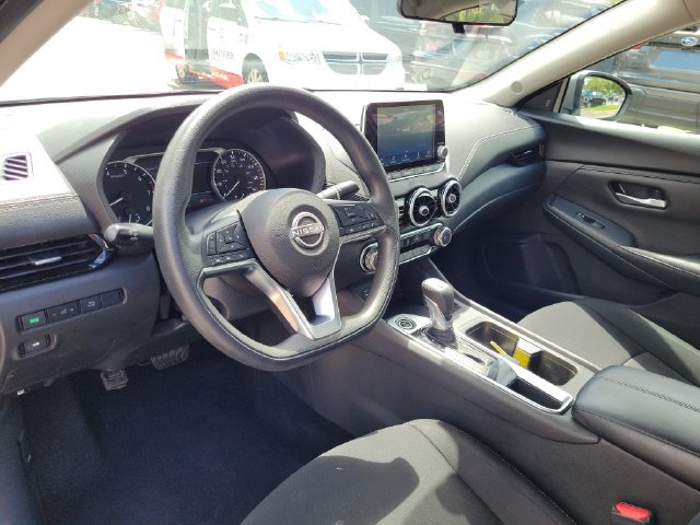 Used 2024 Nissan Sentra SV FWD image 17