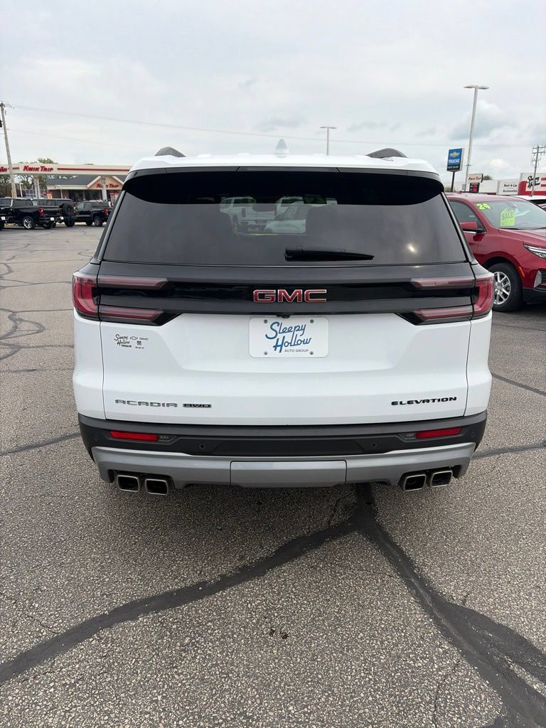 Used 2024 GMC Acadia Elevation AWD/4WD image 3