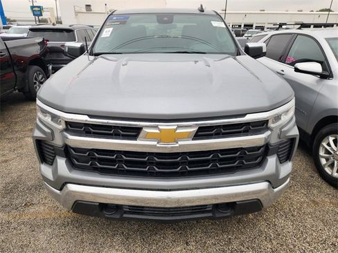 Used 2024 Chevrolet Silverado 1500 LT image 2