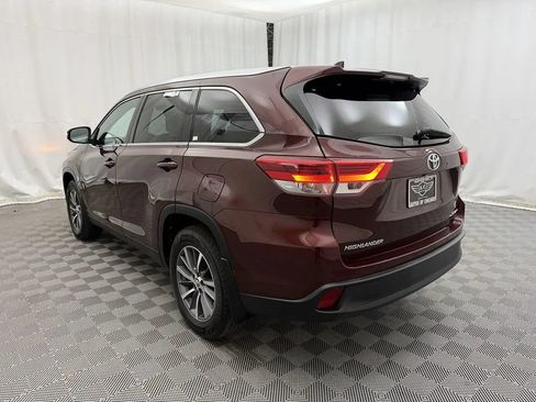 Used 2019 Toyota Highlander XLE AWD/4WD image 7