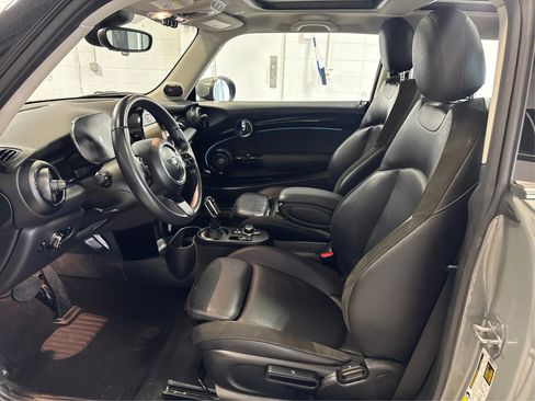 Used 2023 MINI Cooper SE image 9