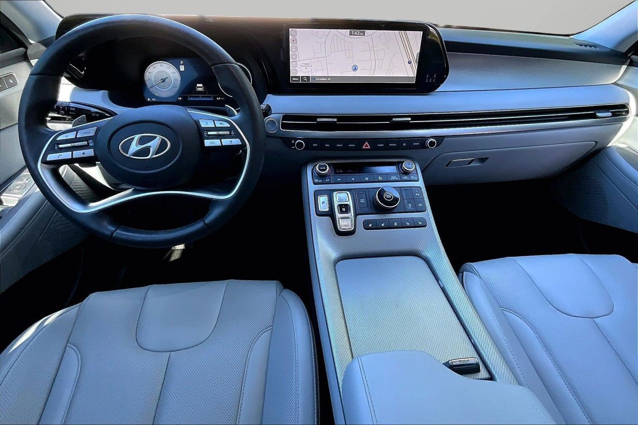 Used 2024 Hyundai Palisade SEL w/ Premium Package FWD image 14