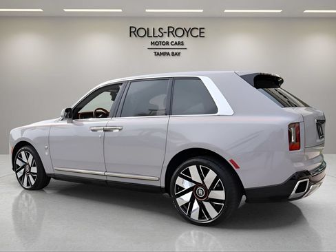 New 2026 Rolls-Royce Cullinan AWD/4WD image 5