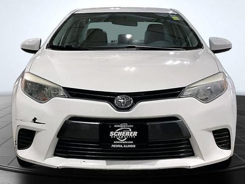 Used 2015 Toyota Corolla LE FWD image 3