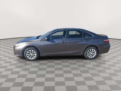 Used 2017 Toyota Camry LE image 5
