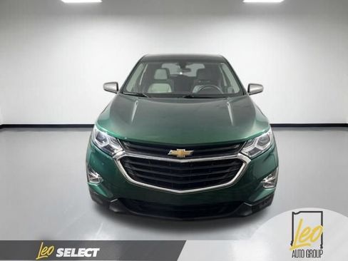Used 2019 Chevrolet Equinox LS w/ LS Convenience Package FWD image 2