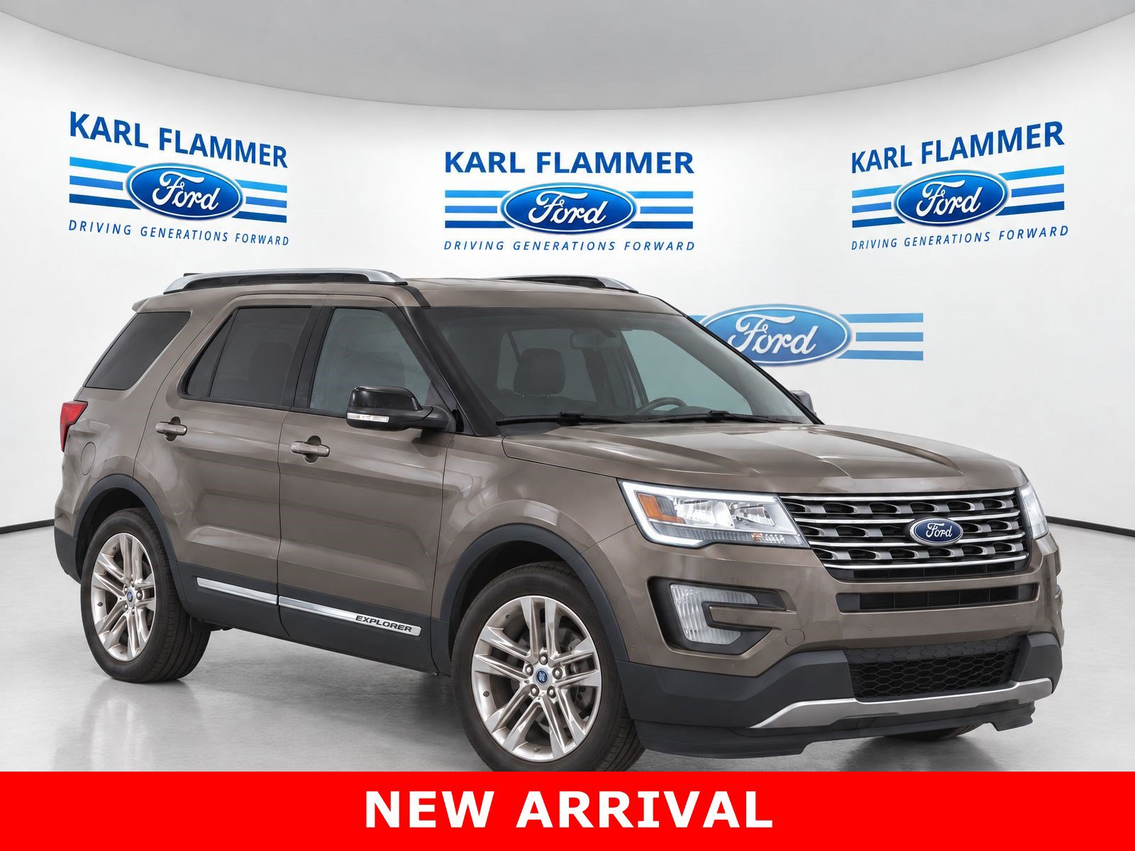 Used 2016 Ford Explorer XLT w/ Equipment Group 202A AWD/4WD image 1
