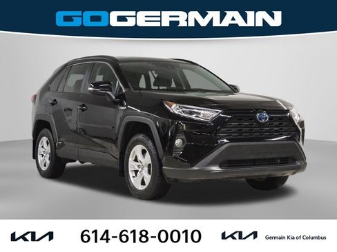 Used 2020 Toyota RAV4 XLE w/ XLE Grade Weather Package AWD/4WD image 4