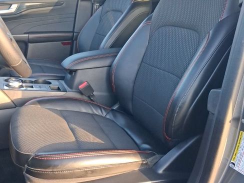 Used 2024 Ford Escape ST-Line w/ Tech Pack #1 FWD image 5