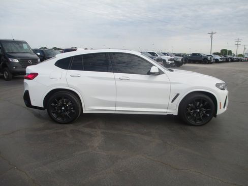 Used 2023 BMW X4 xDrive30i w/ M Sport Package AWD/4WD image 5