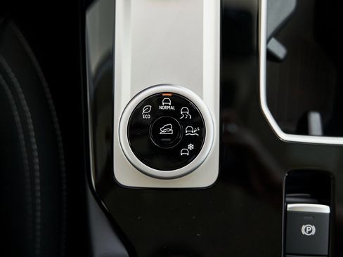 New 2025 Mitsubishi Outlander ES image 45