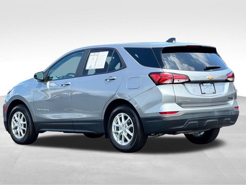 Used 2023 Chevrolet Equinox LS w/ LS Convenience Package FWD image 5