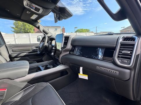 New 2026 RAM 1500 Laramie AWD/4WD image 19