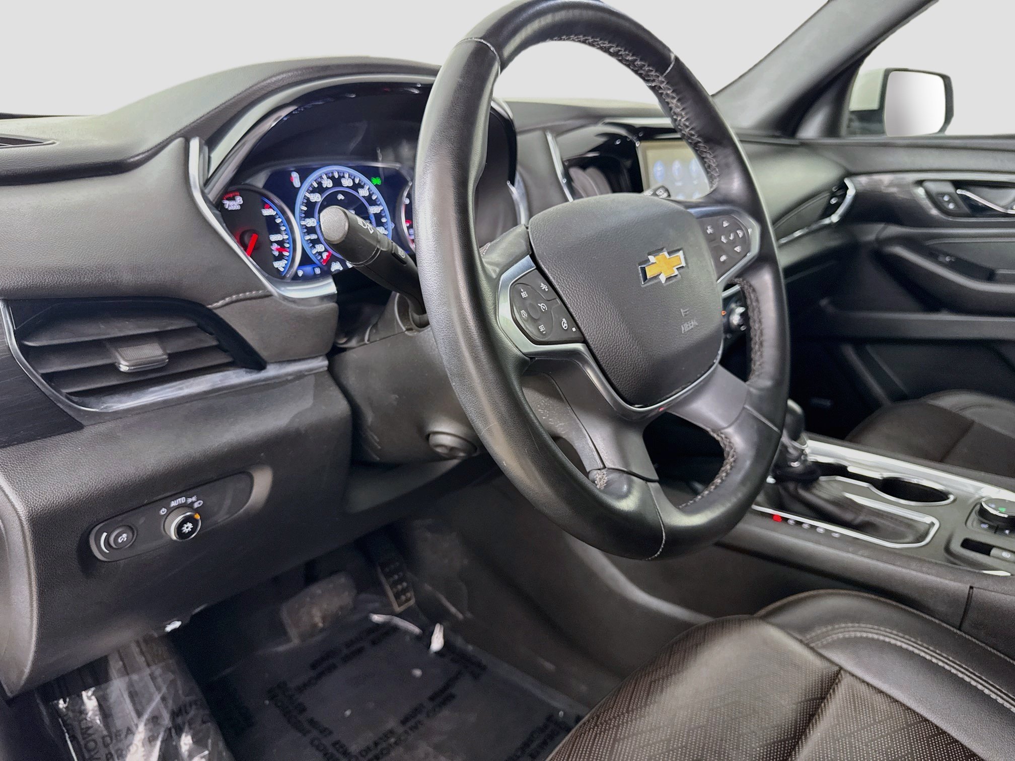 Used 2023 Chevrolet Traverse High Country FWD image 11