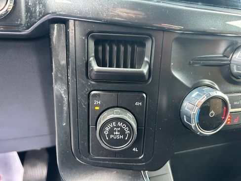 Certified 2022 Ford F150 XLT w/ Equipment Group 302A High image 31