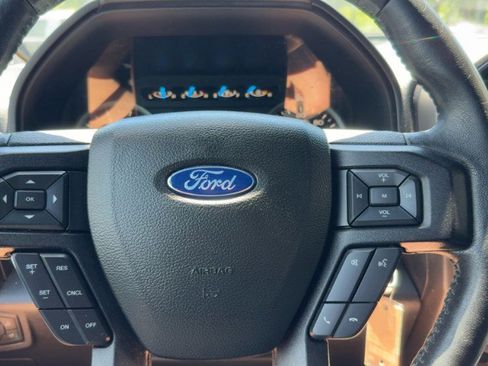 Used 2017 Ford F150 XLT w/ Equipment Group 302A Luxury AWD/4WD image 19