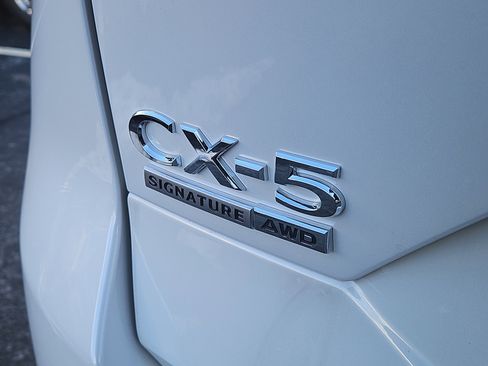New 2025 MAZDA CX-5 Signature image 4