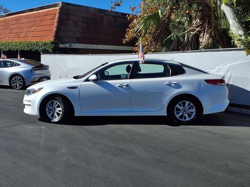 Used 2016 Kia Optima LX image 3