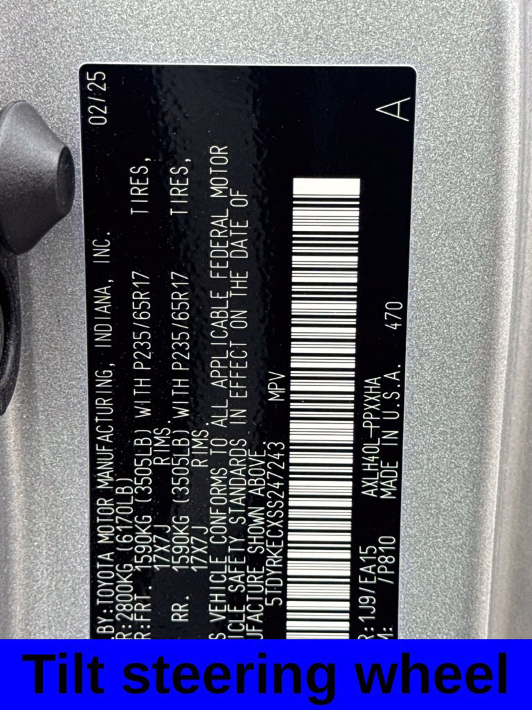 Used 2025 Toyota Sienna XLE FWD image 15