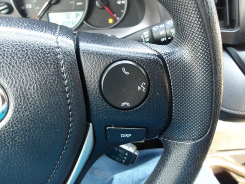 Used 2016 Toyota RAV4 LE AWD/4WD image 16