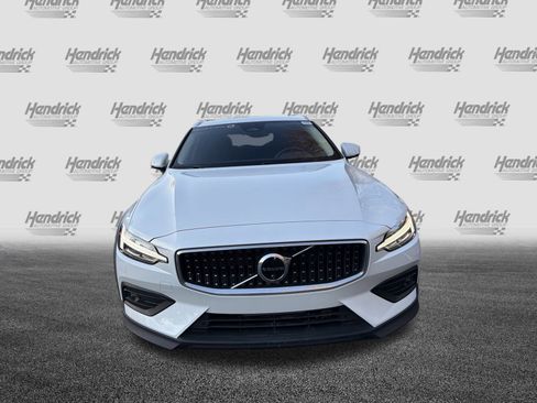 Certified 2025 Volvo V60 B5 Cross Country Plus image 3