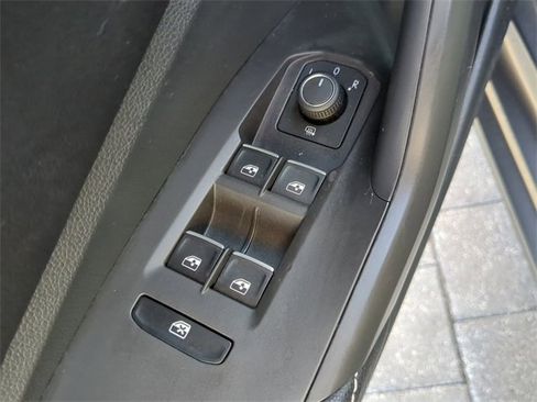 Certified 2023 Volkswagen Jetta SE image 17