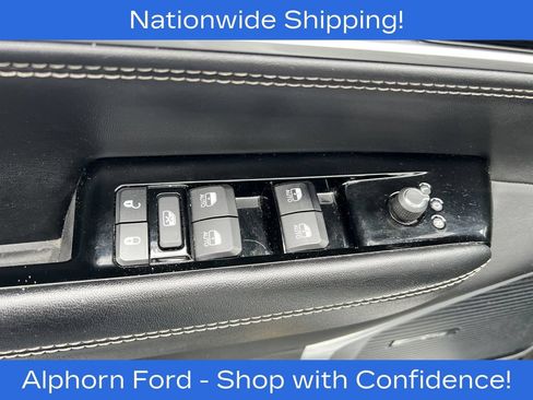 Used 2024 Jeep Wagoneer L Series II w/ Flexible Seating Group AWD/4WD image 13