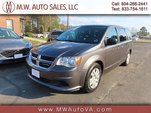 Used 2018 Dodge Grand Caravan SE image 1